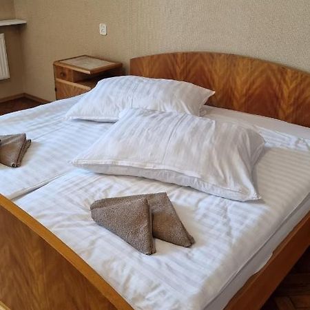 Апартаменты Apartament Rynek 7/1 Цешин Экстерьер фото