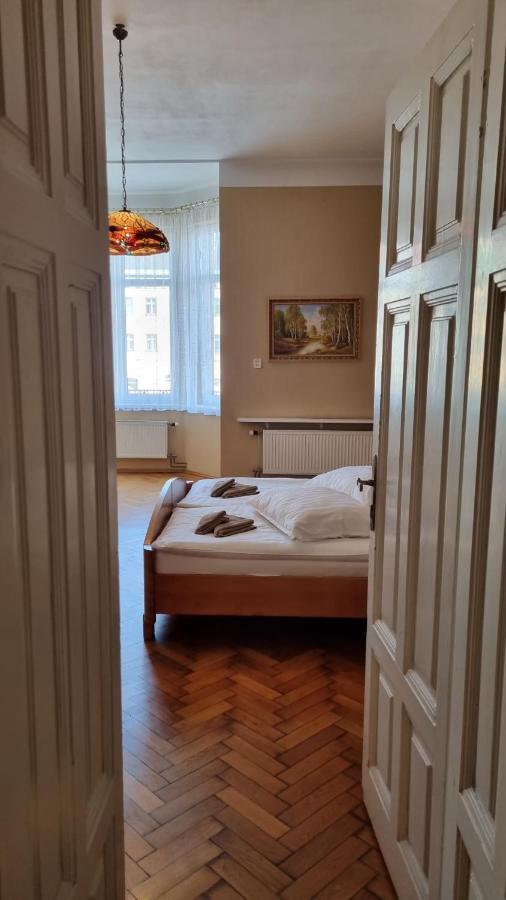 Апартаменты Apartament Rynek 7/1 Цешин Экстерьер фото